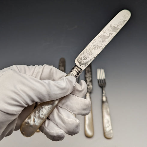 1880 年英國古董雕刻白色珍珠手柄甜點餐具 3 副套裝斯托克斯和愛爾蘭